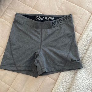 Womens Nike Pros size medium